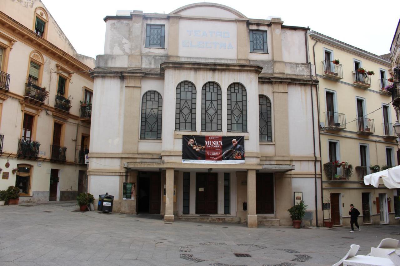 Via Cavour 19, Camere Del Conte Iglesias Eksteriør bilde